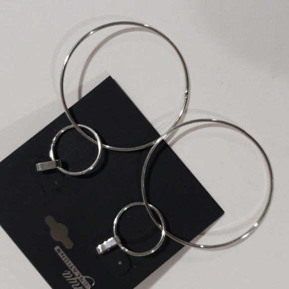 Silver tone Double Hoops Interconnected 2.5-in drop Earrings - Women's Jewelry - Picture 6 of 10